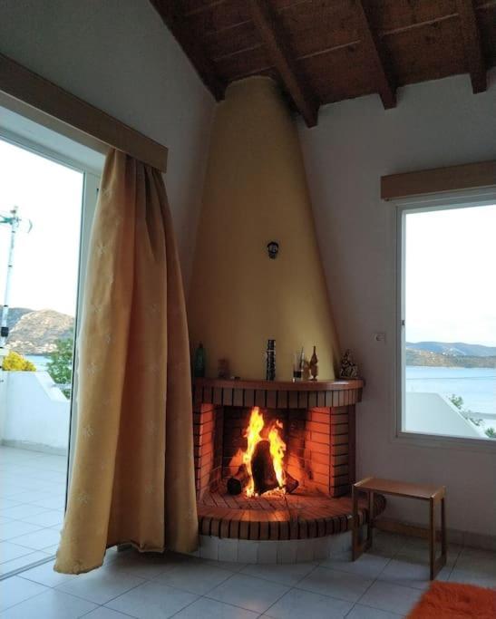 Penthouse Studio Next To The Sea سالاميس المظهر الخارجي الصورة