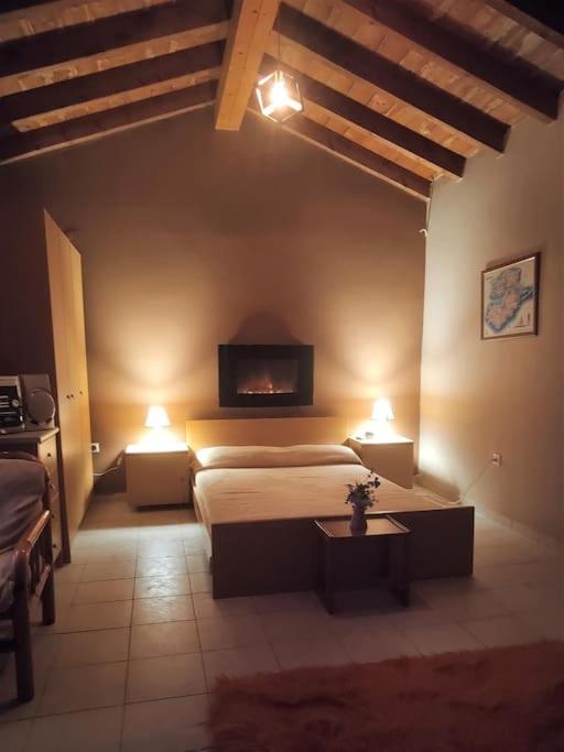 Penthouse Studio Next To The Sea سالاميس المظهر الخارجي الصورة