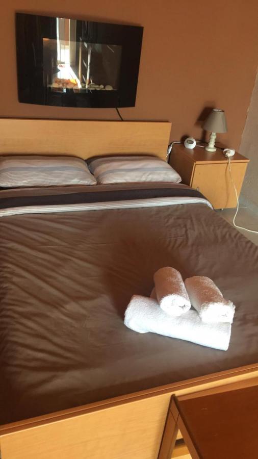 Penthouse Studio Next To The Sea سالاميس المظهر الخارجي الصورة