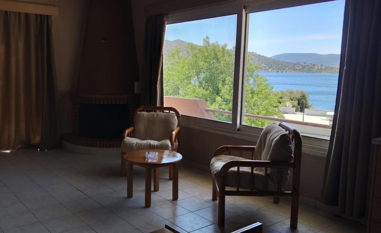 Penthouse Studio Next To The Sea سالاميس المظهر الخارجي الصورة