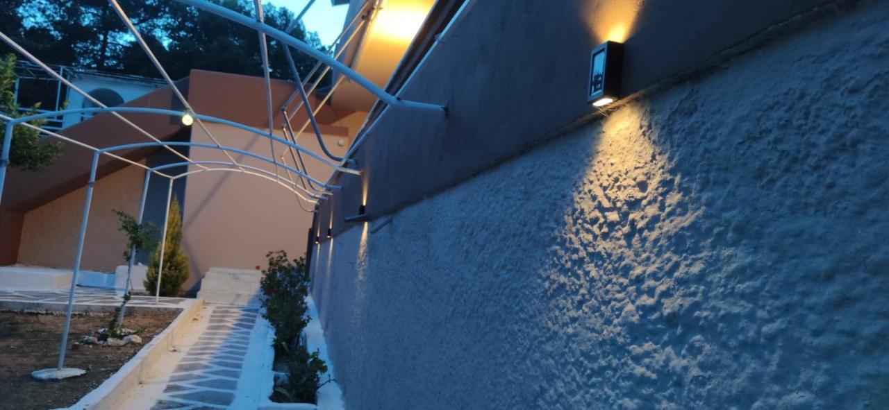 Penthouse Studio Next To The Sea سالاميس المظهر الخارجي الصورة