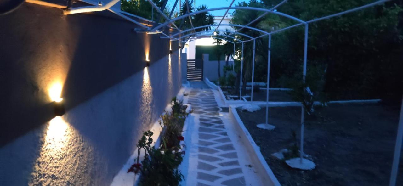 Penthouse Studio Next To The Sea سالاميس المظهر الخارجي الصورة