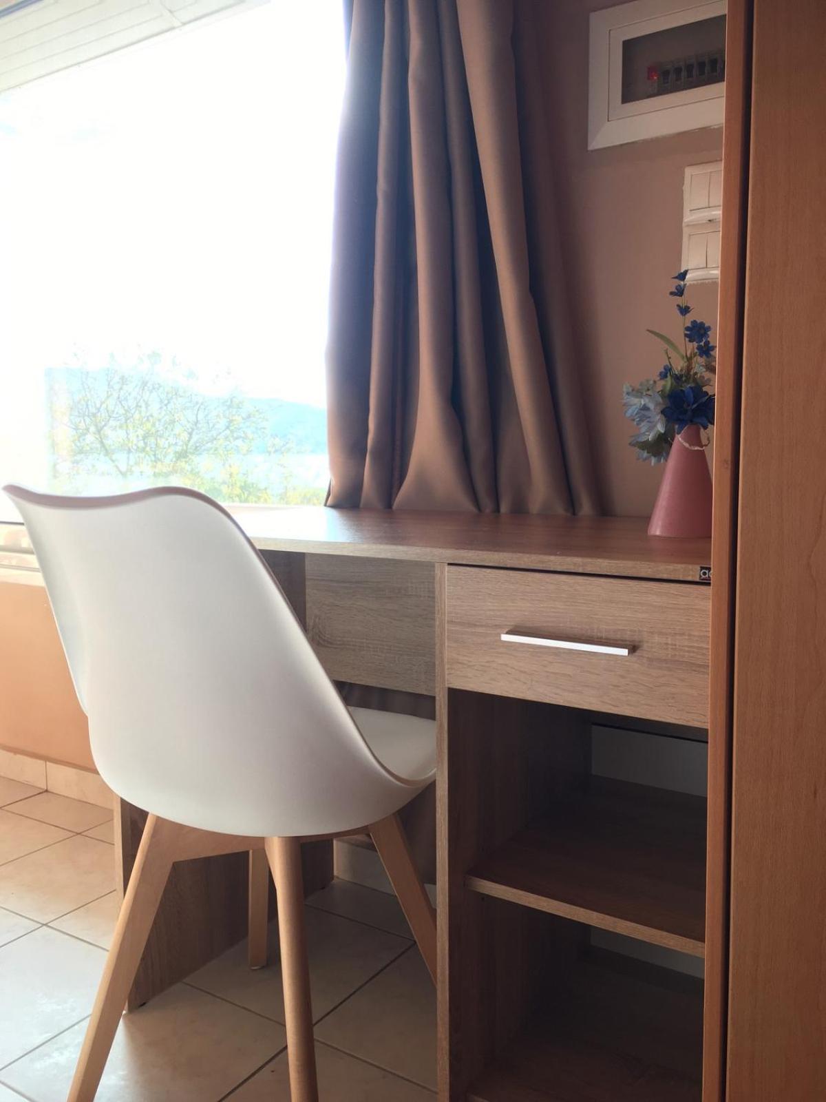 Penthouse Studio Next To The Sea سالاميس المظهر الخارجي الصورة